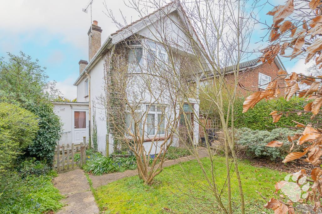 Shakespeare Avenue, Langdon Hills, SS16 photo 2
