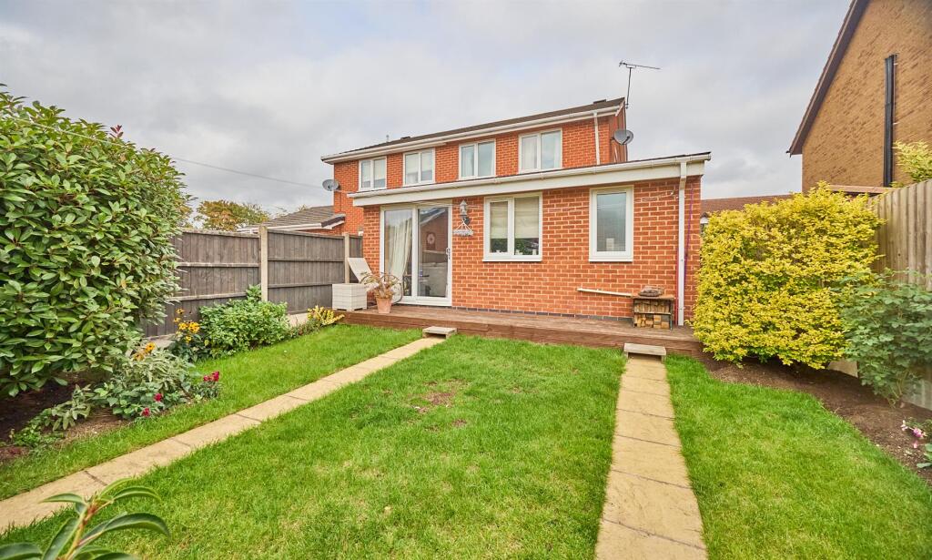 Cadle Close, Stoney Stanton, Leicester photo 3