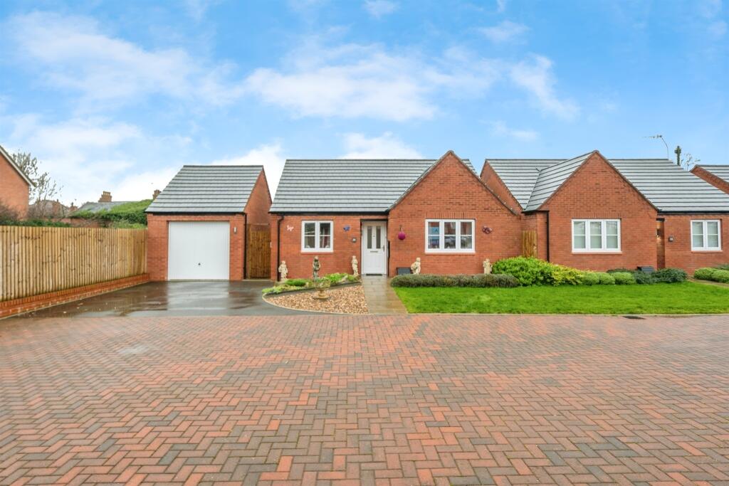 Kensington Drive, Hatton, Derby photo 3