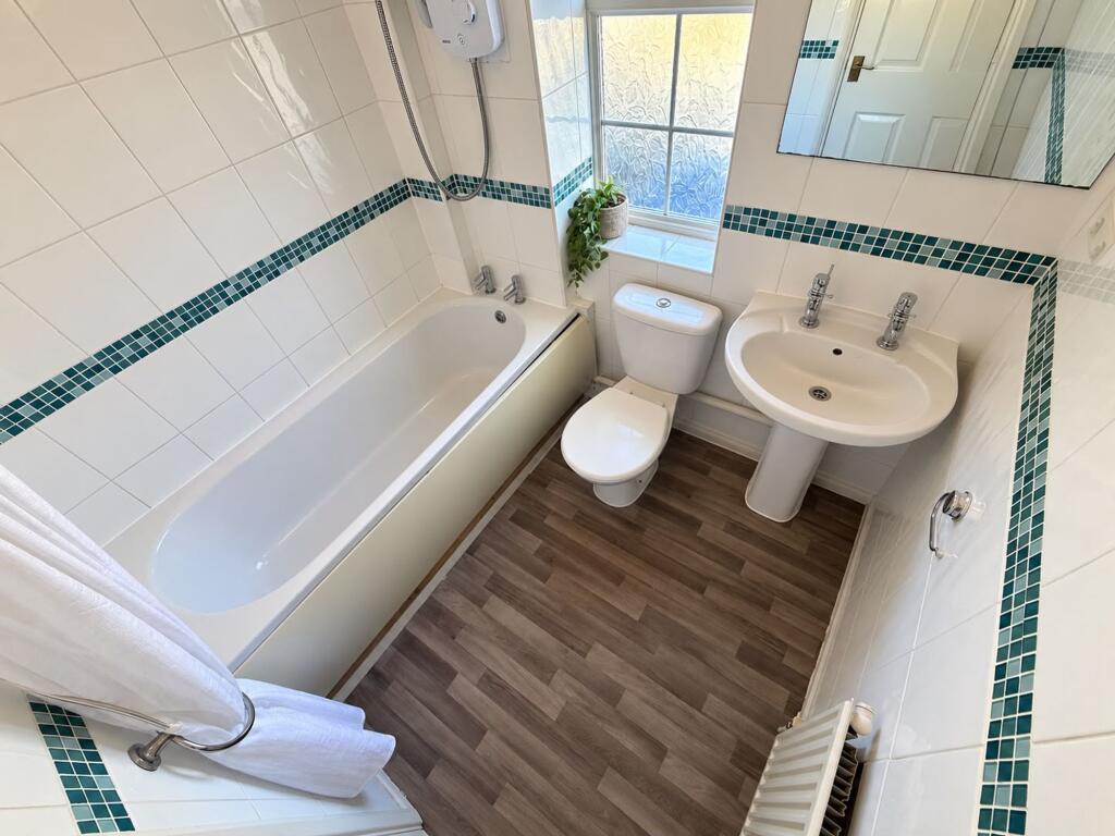 House in Luton - View 5