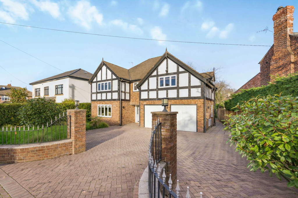 5-bed detached on Shaftesbury Avenue, Cheadle Hulme, SK8, £1,150,000
