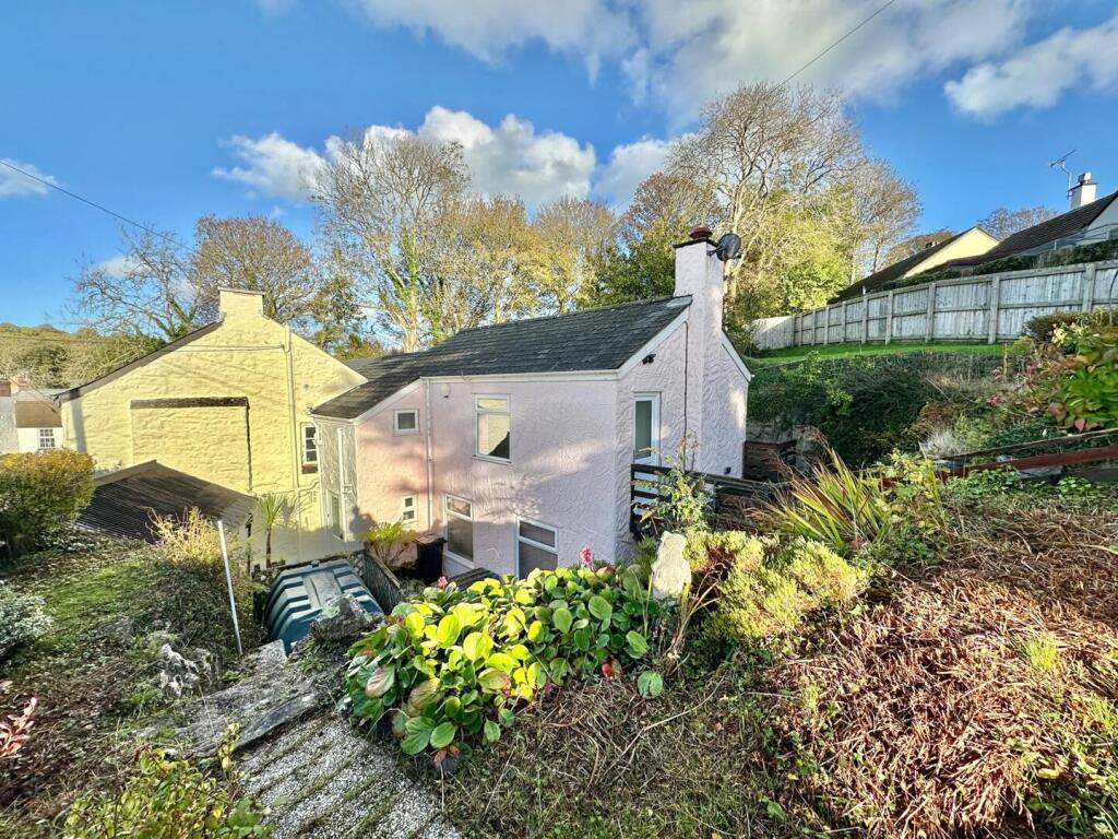 3-bed house on Perranwell Station, Truro, £399,950