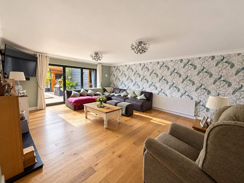 House in Twickenham - More