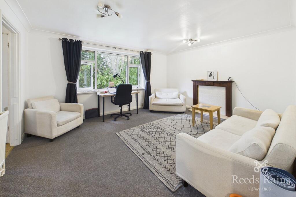 Apartment in Sheffield, Whitley - View 2