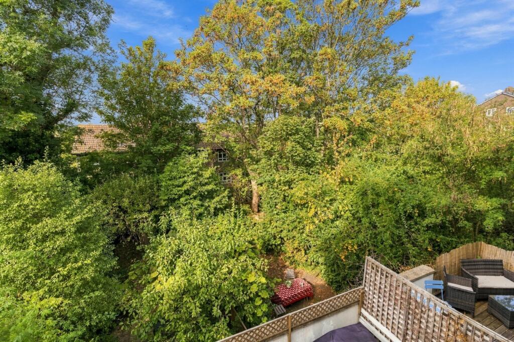Apartment in London - View 5
