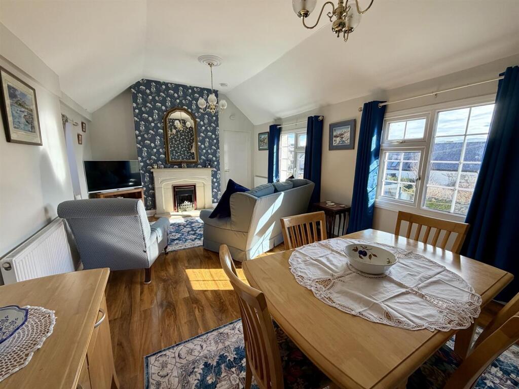 Rating Row, Beaumaris photo 4