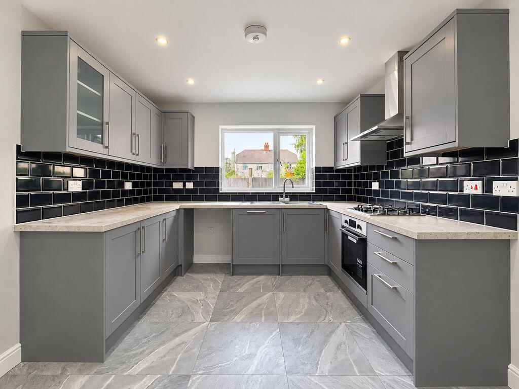 House in South Staffordshire, Lower Green, Brewood and Coven - View 4