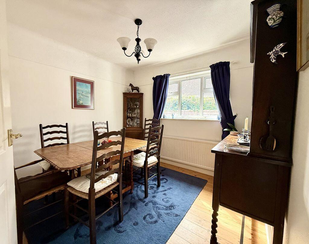 Cedar Way, Henfield photo 4