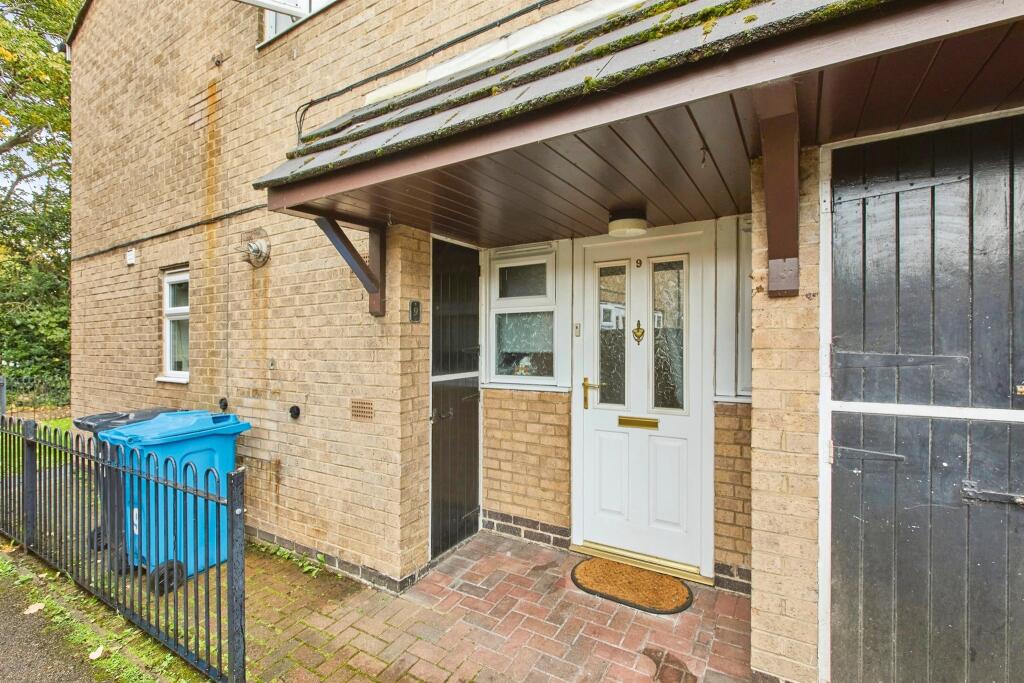 2-bed flat on Edensor Square, Derby, £120,000