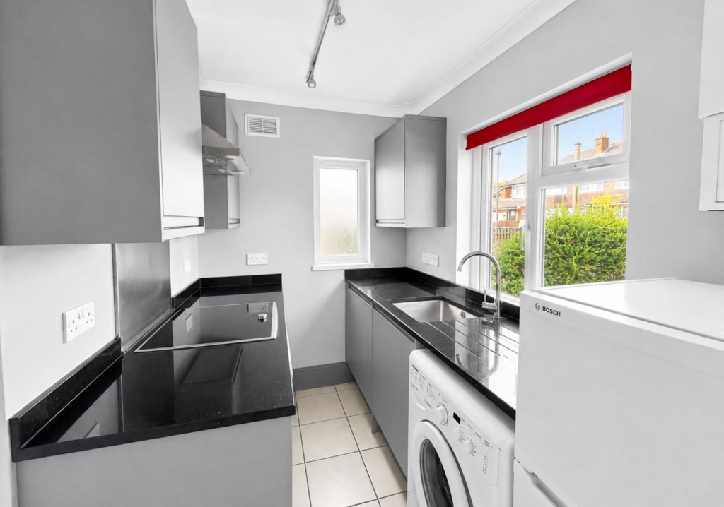 Apartment in Dacorum, Hammerfield - View 4