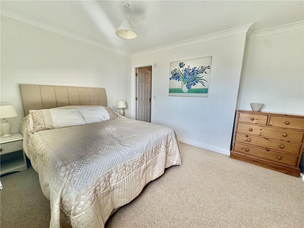 Apartment in Southampton - View 4