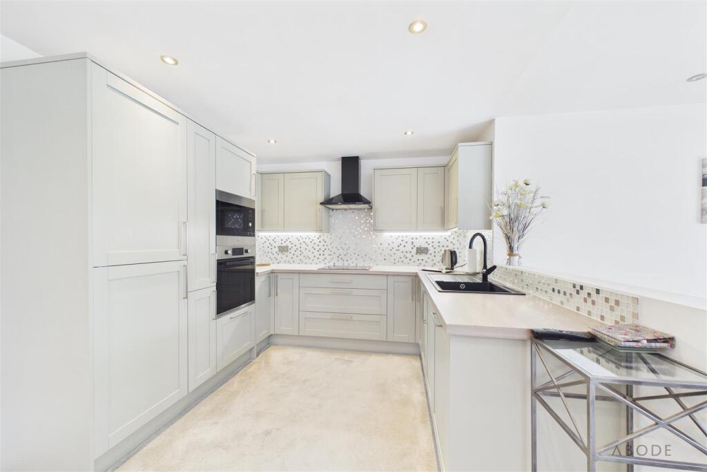 Kingsdale Croft, Stretton, Burton-On-Trent photo 4