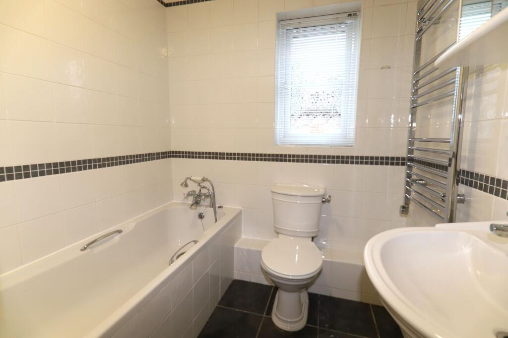 Apartment in Watford - More