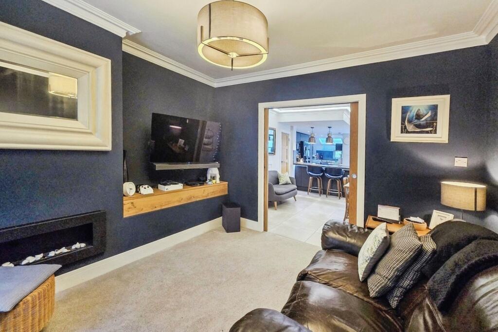 House in Guildford, Ash - View 5