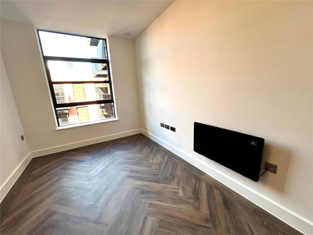 Apartment in Birmingham, Digbeth - View 3