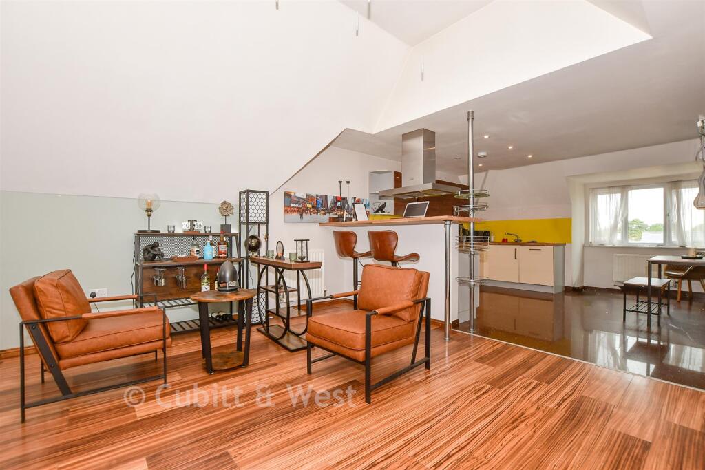 Apartment in Redhill - View 5