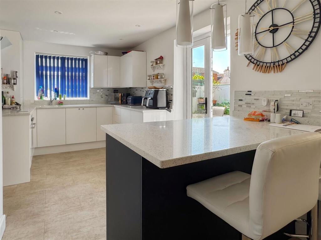 Norman Close, Littlehampton photo 4