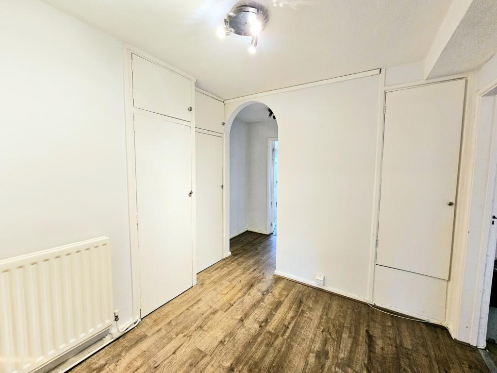 Apartment in London, Stanmore - View 3