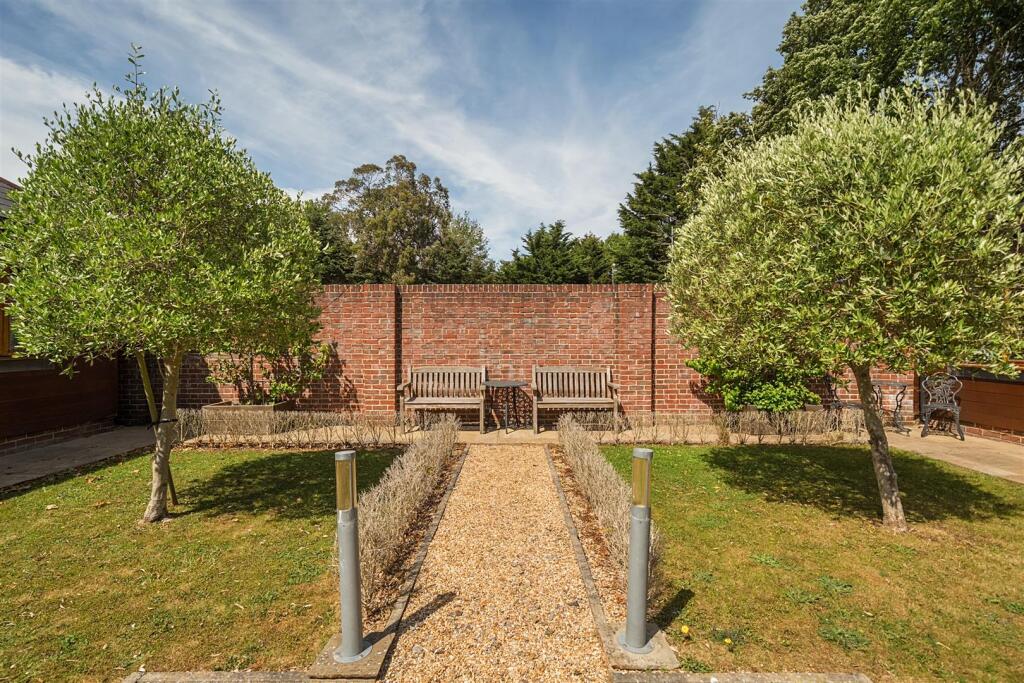 Little Abshot Road, Abshot, Warsash photo 3
