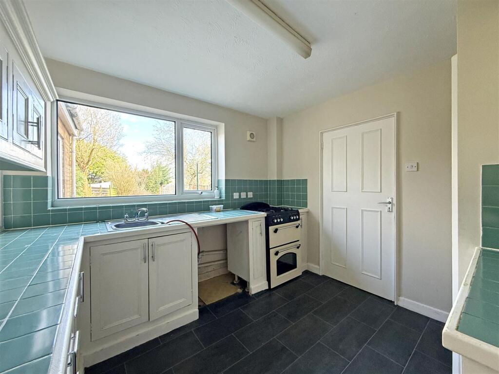 Stokesay Avenue, Heath Farm, Shrewsbury photo 4