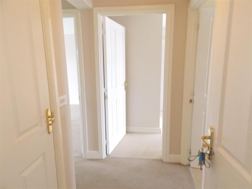 Apartment in Hull - View 3