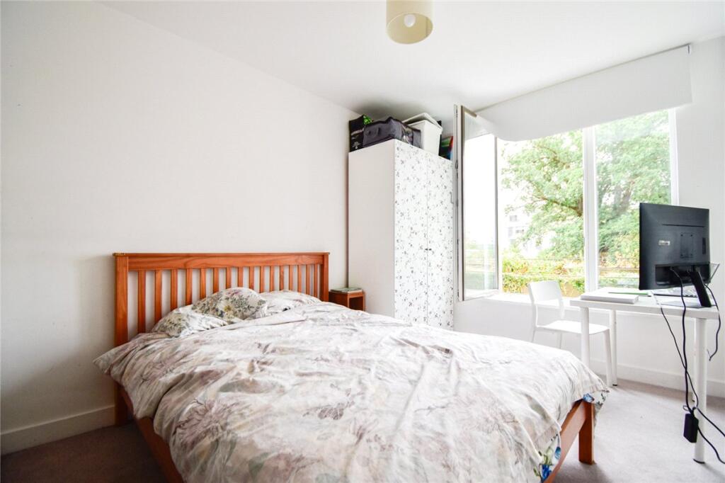 Apartment in Cambridge, Eddington - View 4