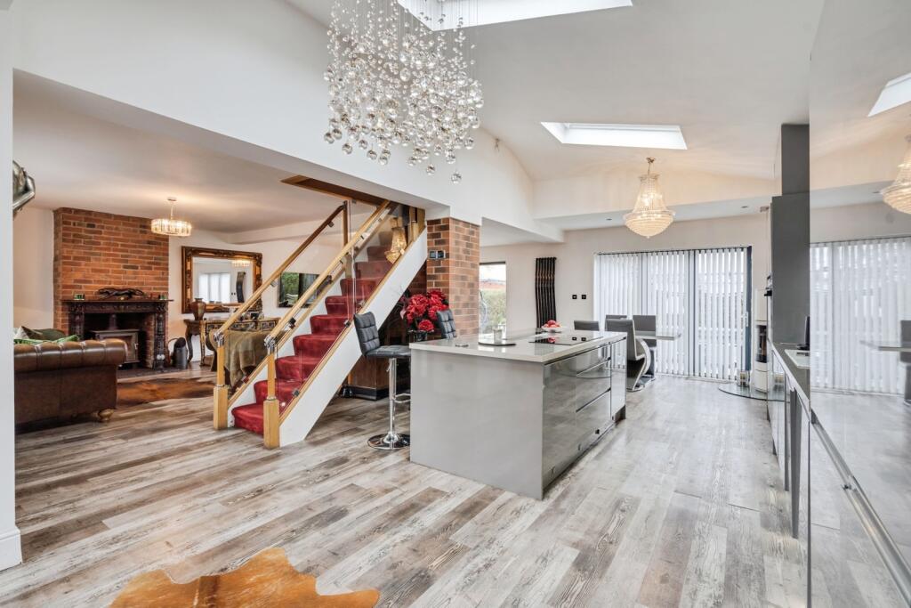 House in Bolton, Greater Manchester - View 2