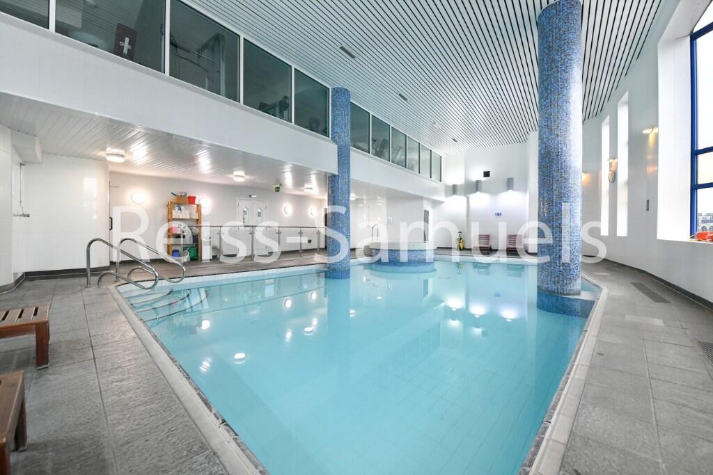 5 bedroom terraced house for rent