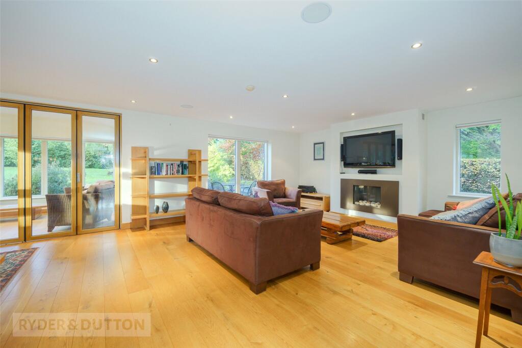 Parkwood Road, Longwood, Huddersfield, West Yorkshire, HD3 photo 4
