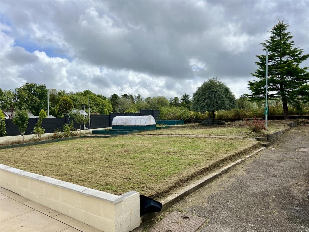 House in Ammanford, Llandybie - View 4
