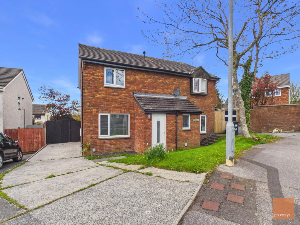 3-bed semi-detached on Hawthorn Way, Threemilestone, £300,000