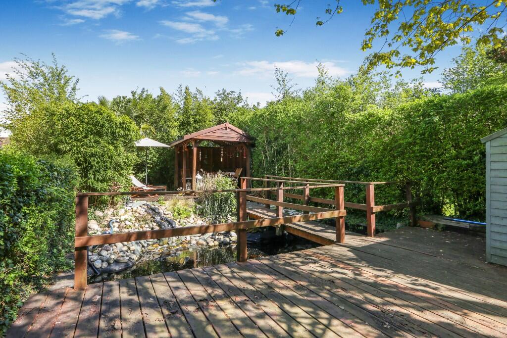 House in Guildford, Westborough - View 2