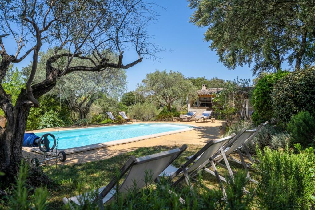 Main image of property: Provence-Alps-Cote d`Azur, Vaucluse, Lagnes