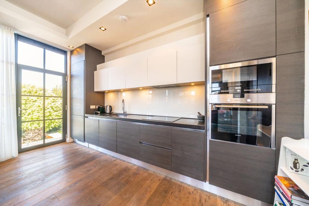 Apartment in London - View 2