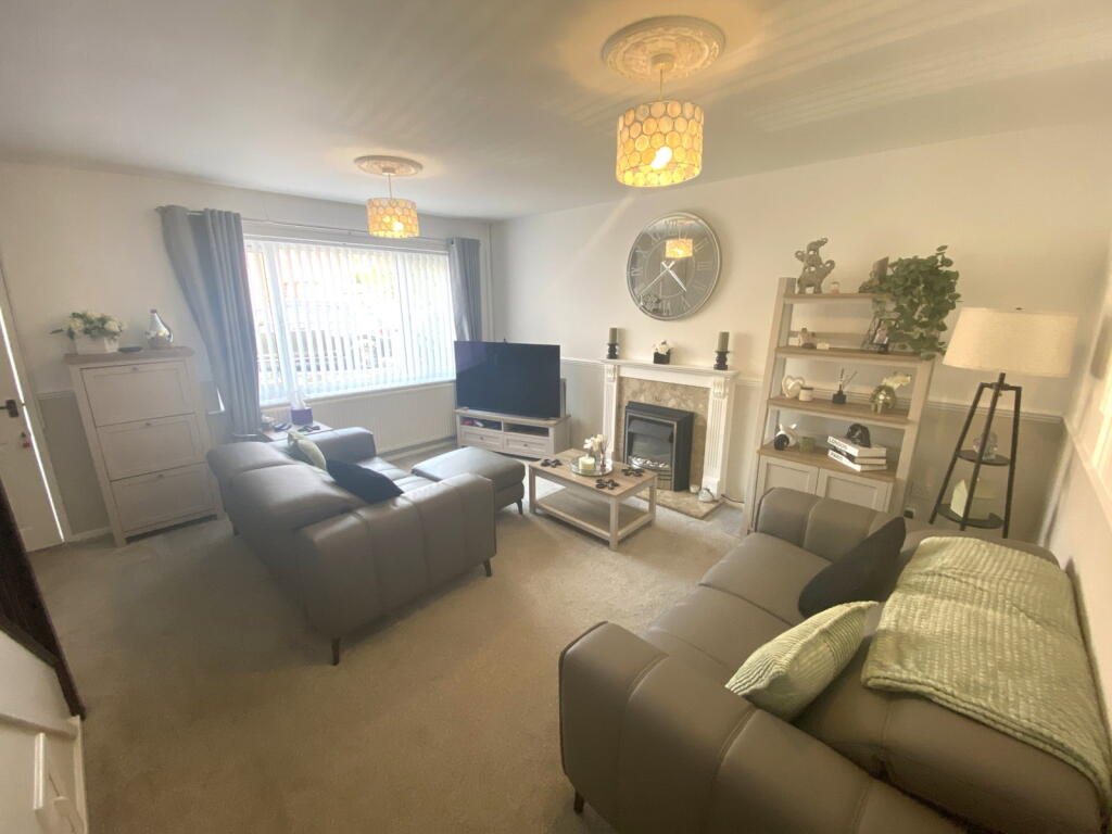 8 Edgemoor Close, Watersheddings OL4 2QP - View 3