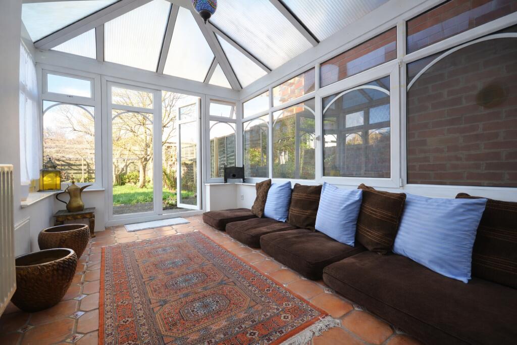 3 bedroom semi-detached house for rent