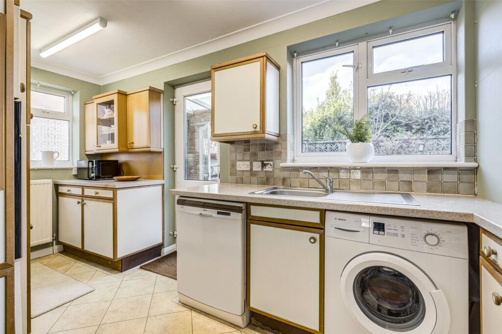 St. Michaels Court, Worthing, West Sussex, BN11 photo 3