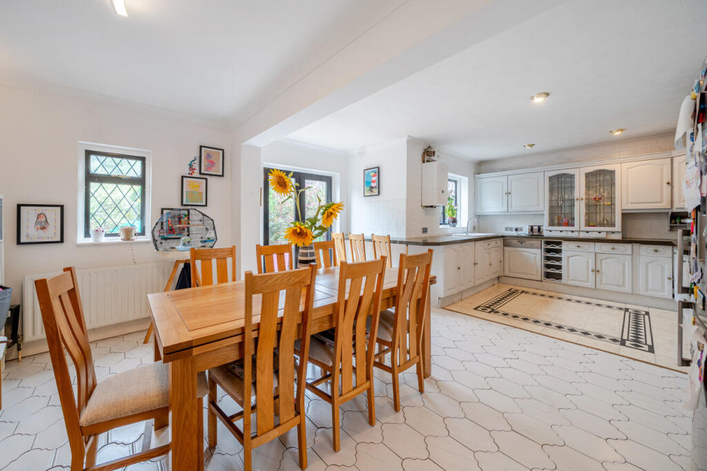 House in London - View 2