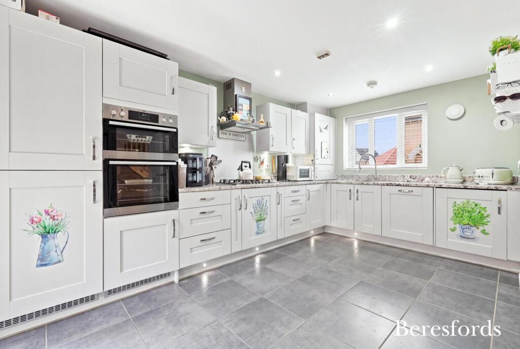 House in Uttlesford, Great Dunmow - View 3