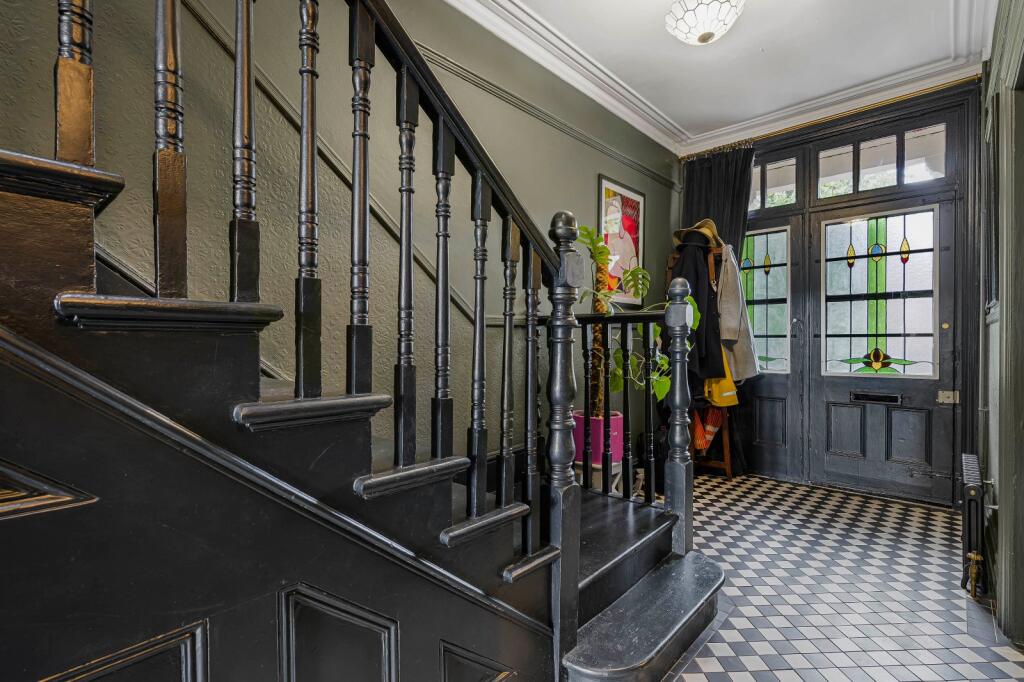 House in London - View 5