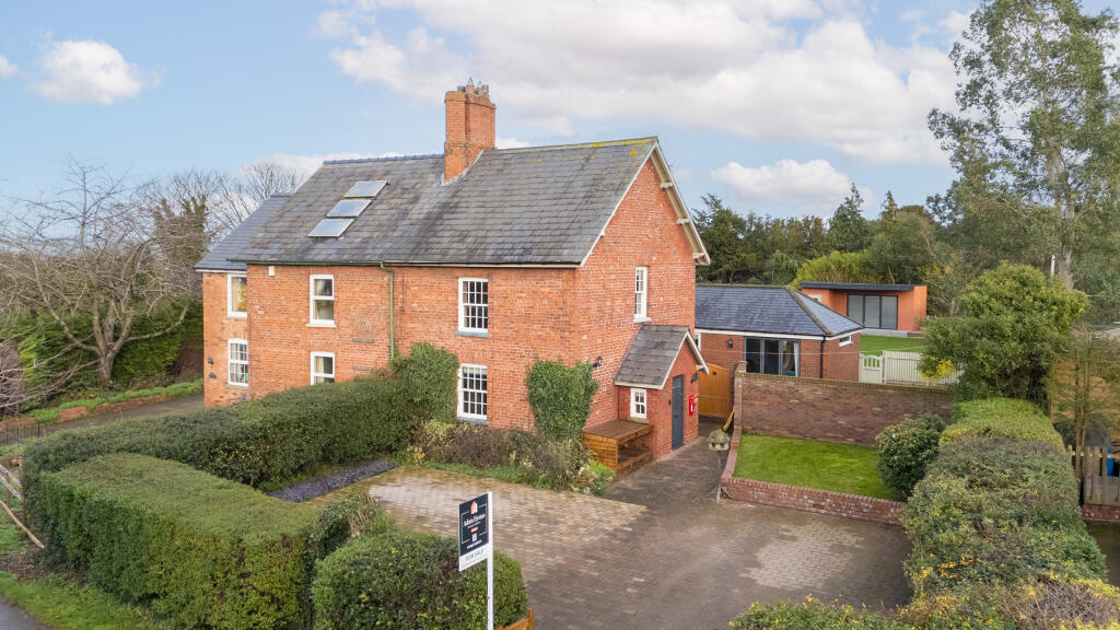 Main image of property: Cosy Cottage East Heslerton Malton, East Heslerton, Malton, North Yorkshire