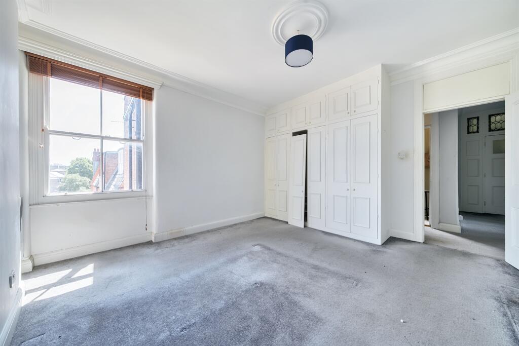 Apartment in London - View 5