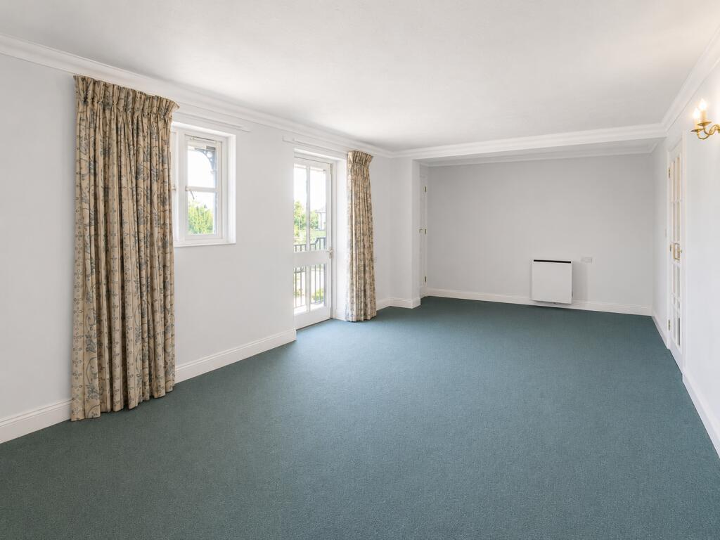 Apartment in Southampton - View 4