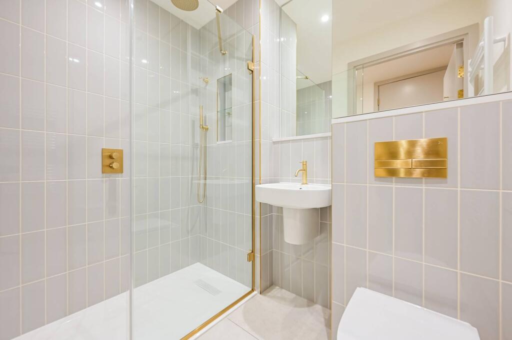 Main image of property: The Eades, Selborne Road, Walthamstow, E17