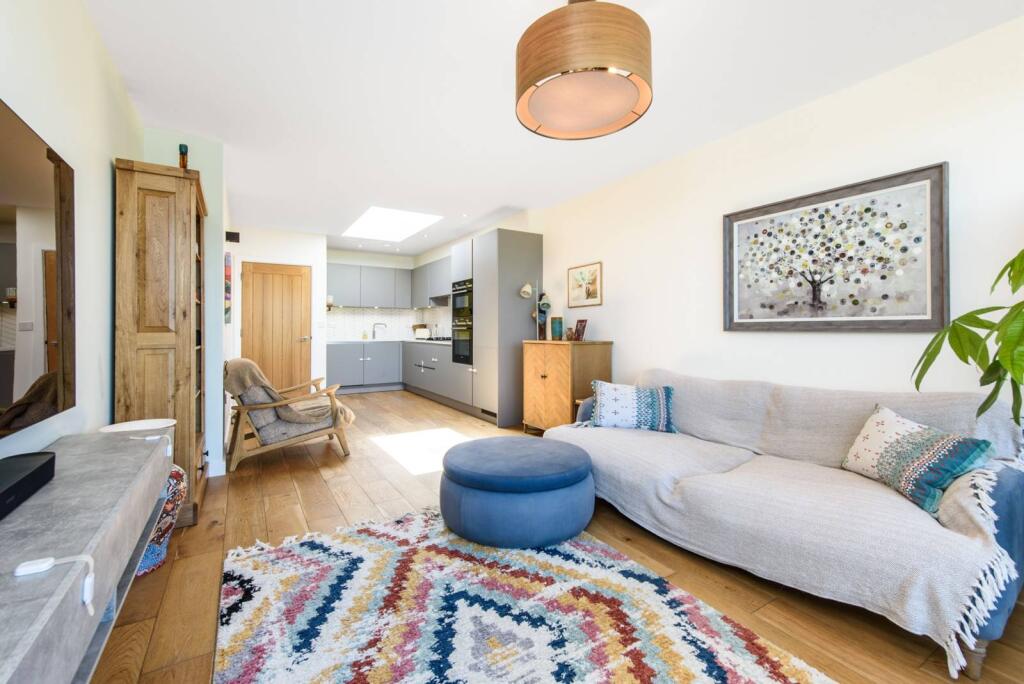 Main image of property: Woodhouse Road, North Finchley, London, N12