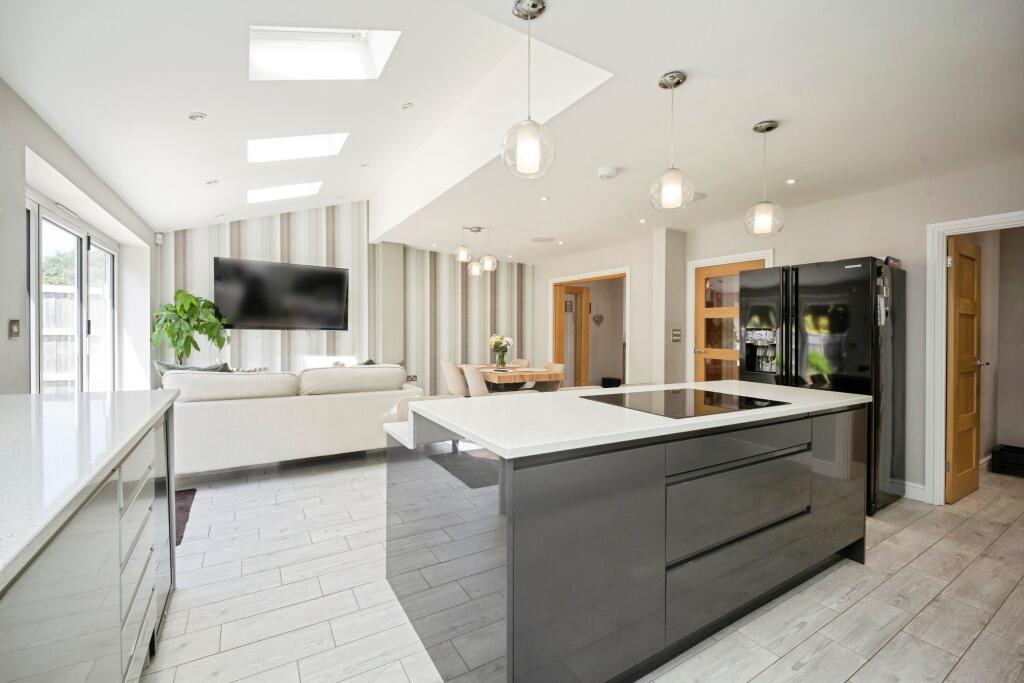 House in Solihull, Shirley - View 4