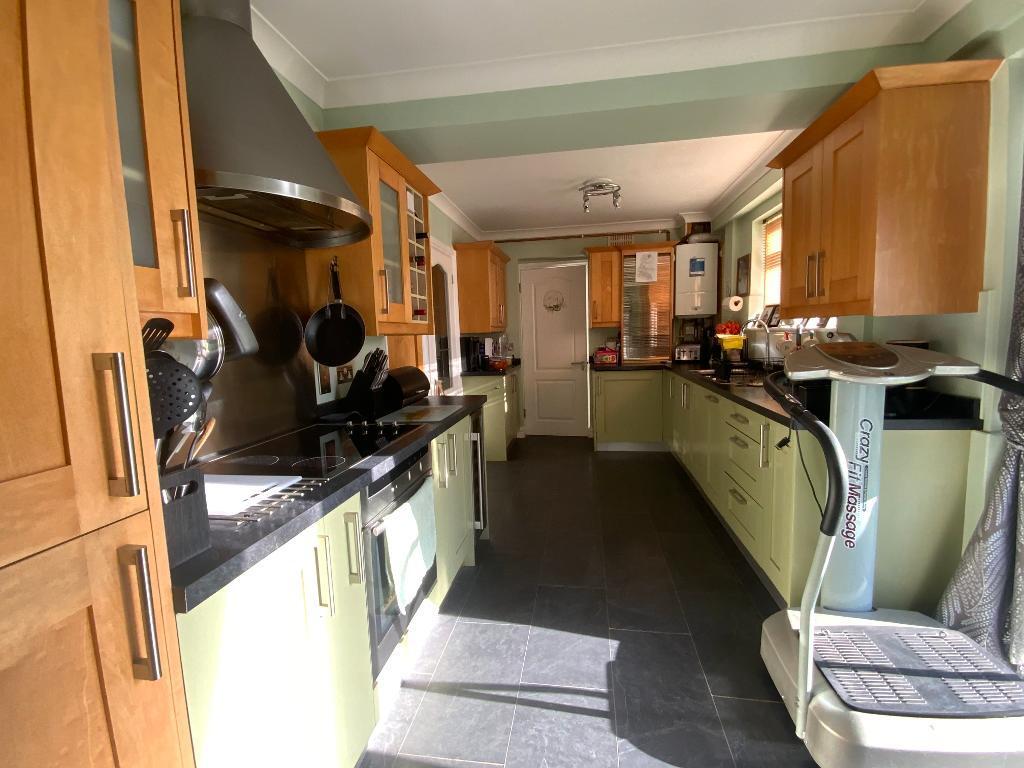 Mungo Park Road, South Hornchurch, Essex, RM13 7PS photo 4