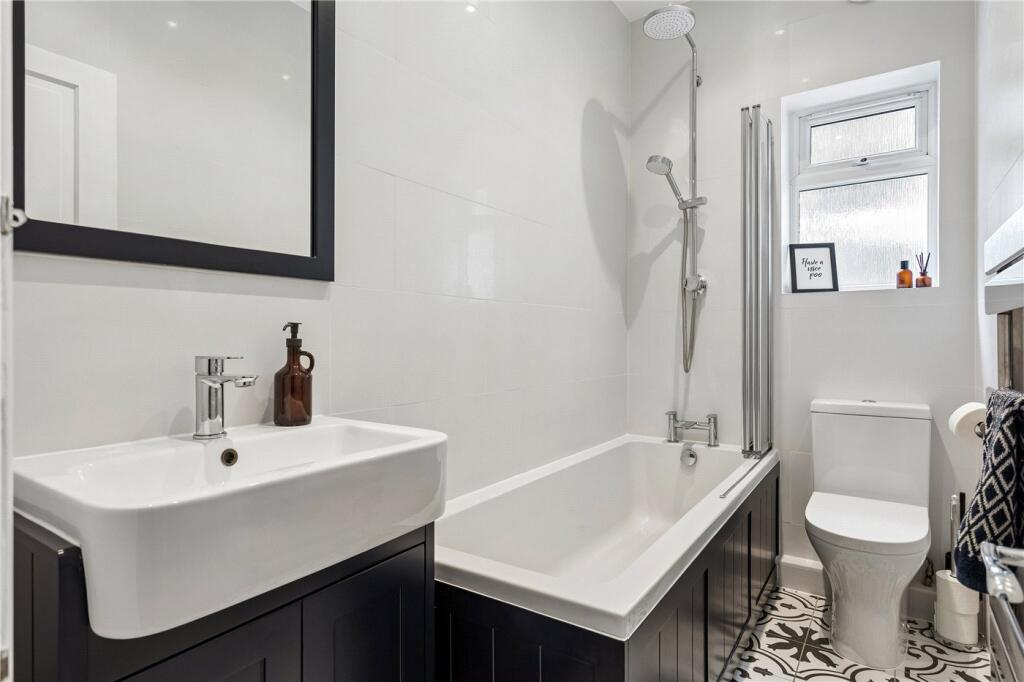 Apartment in London - More