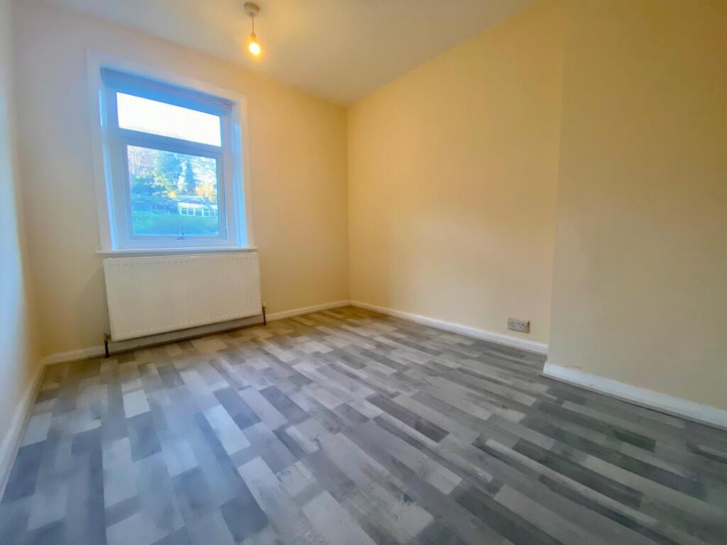 House in Huddersfield - View 5
