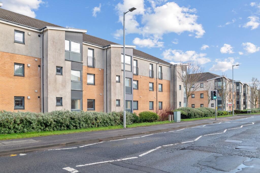 Main image of property: 8 Shawfarm Gardens, Prestwick, South Ayrshire, KA9 2GZ